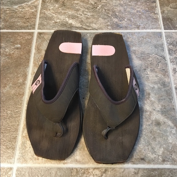 gravis sandals